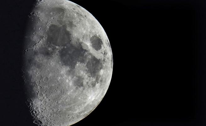Тъмната страна на Луната някога е била осветявана от изригващи вулкани Тъмната страна на Луната някога е била осветявана от изригващи вулкани